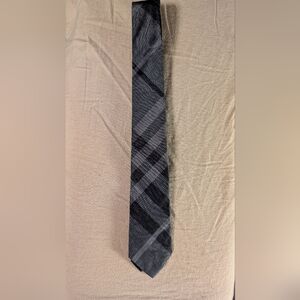 Burberry Men's Gray & Black Nova Check Tie